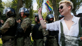 Ötezer rendőr védte az ezer fős Pride-ot Kijevben