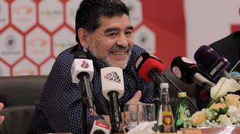 Régen trollkodott már Maradona, ilyen suttyón meg végképp