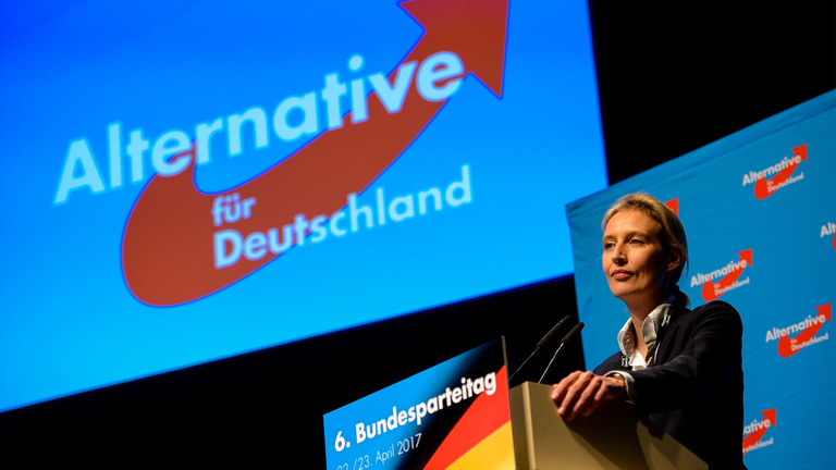 Leszbikus, de nem liberális: ő a német menekültgyűlölők vezetője