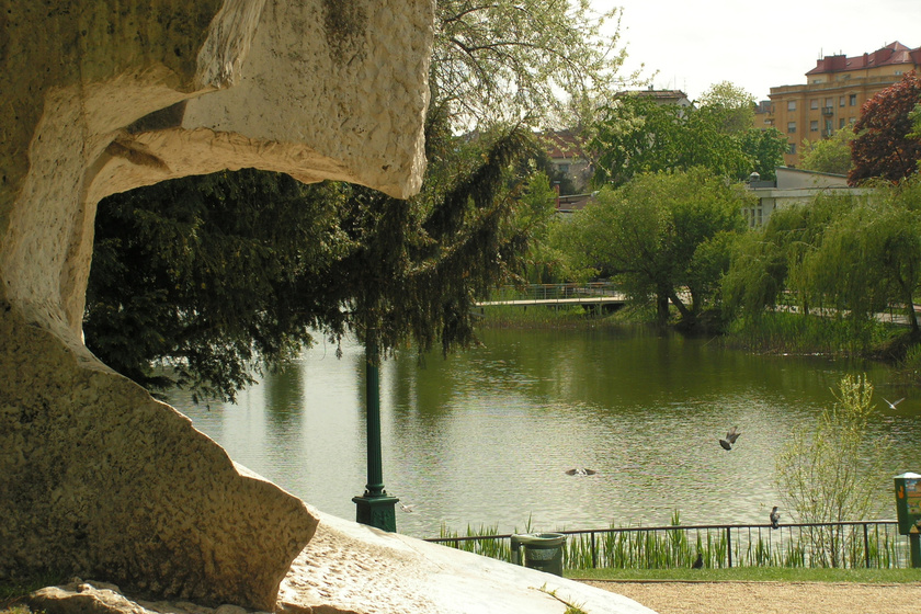 Elképesztő dolgokat találtak a budapesti tóban: nézd meg a legendás helyet!