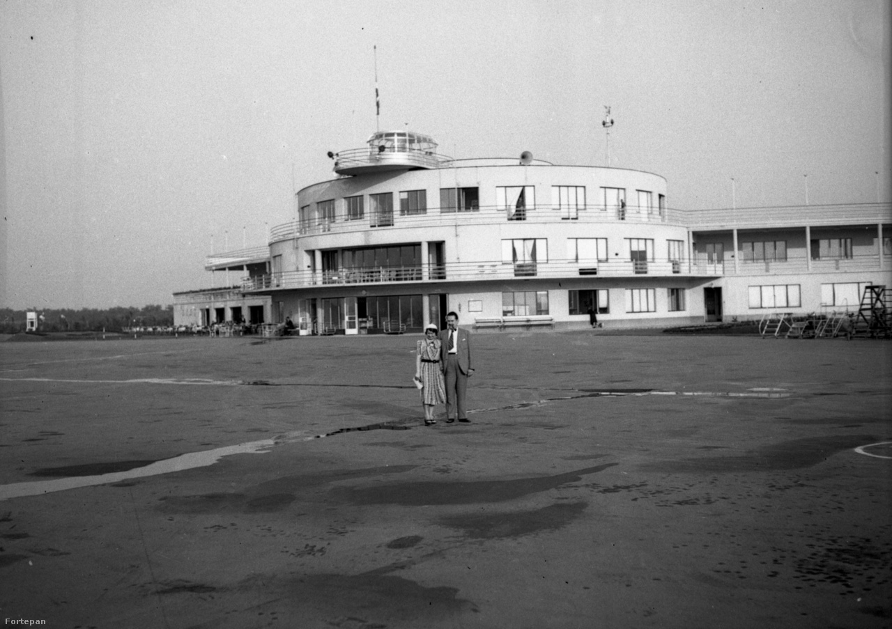 1939. A repülőtér központi épülete.