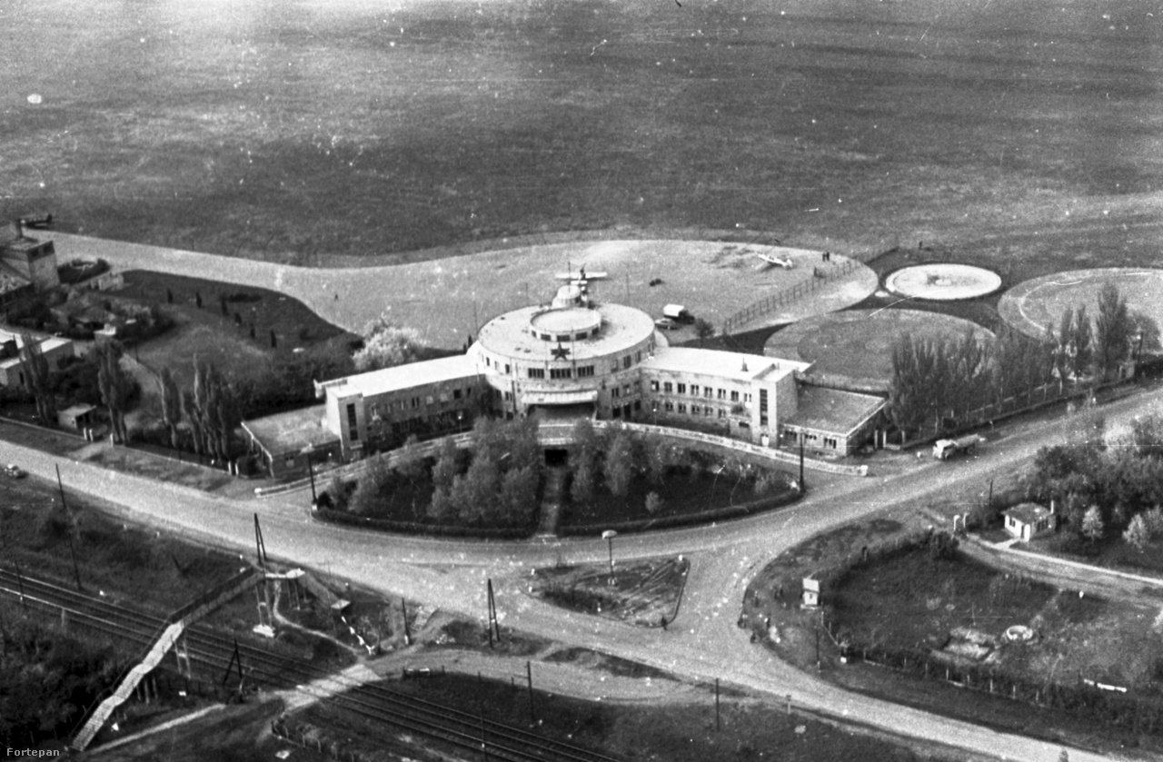 1963. A központi épület madártávlatból.
