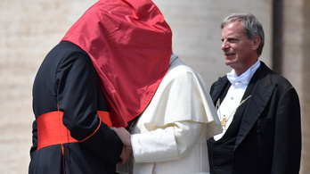 Valami nagyon nincs rendben a Vatikán pénzeivel, lemondott a főrevizor
