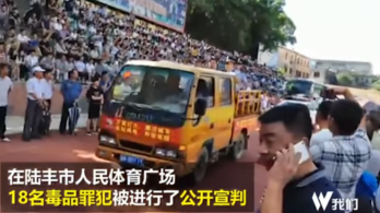 Egy stadionban, tízezer ember előtt ítéltek halálra 13 drogdílert Kínában