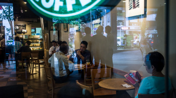 Malajziában is bojkottálják a Starbucksot, mert kiáll a melegek mellett