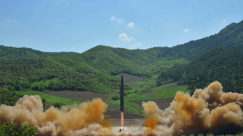 Új szinten Észak-Korea rakétaprogramja: képes elérni Amerikát