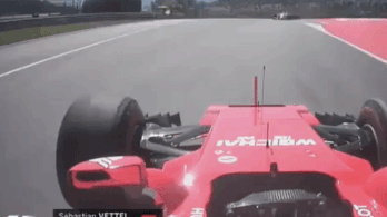 Szokatlan élmény F1-autóban, főleg Vettelnek