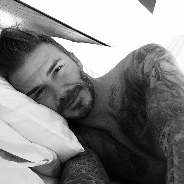 Amint látszik, David Beckham eléggé szereti a tetkókat.