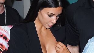 Merész dekoltázzsal tért vissza gyökereihez Kim Kardashian