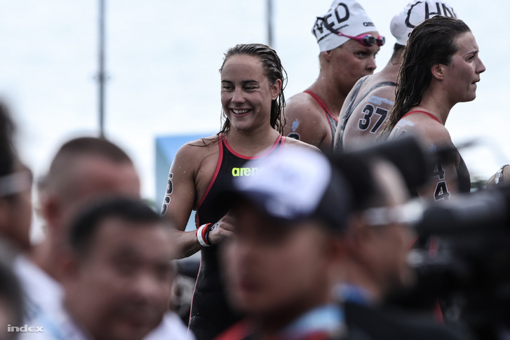 Olasz Anna a nyíltvízi úszás 10 km-es női számában nyolcadik helyen ért célba