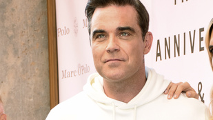 Kellemetlen betegség miatt hízik már egy éve Robbie Williams