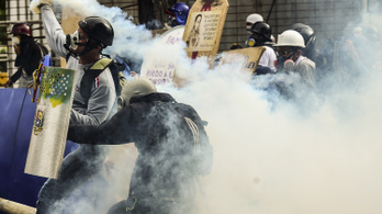 Két halálos áldozata lett a venezuelai országos sztrájknak