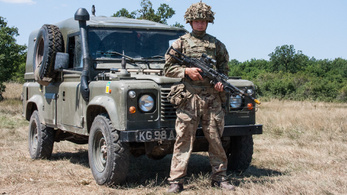 Land Rover Defender 110 Military – 2001.
