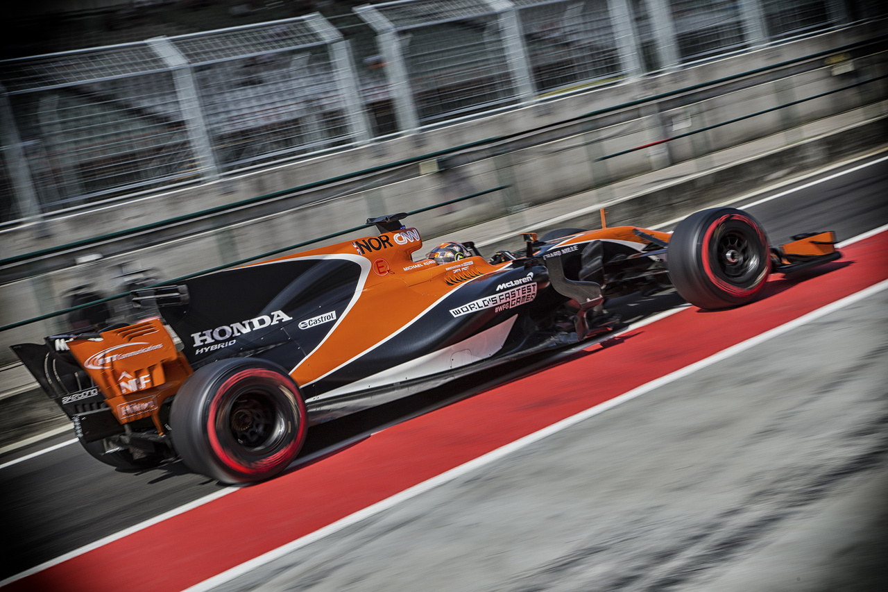 Vigyázó szemeitek Lando Norrisra vessétek: a Forma-3-as menő végzett a lábadozó McLarennel a szerdai tesztnap végén, csupán Vettel tudta bő két tizeddel elverni