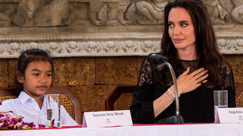 A Vanity Fair nem teljesíti Angelina Jolie kérését