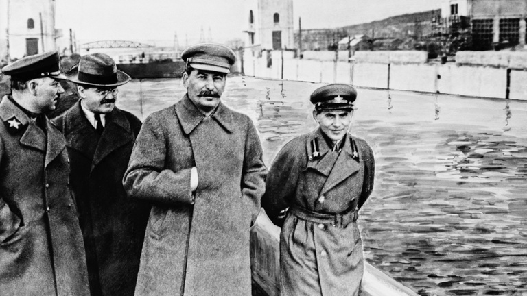 Sztálin Hitlert is megelőzte az etnikai alapú tömeggyilkosságokkal