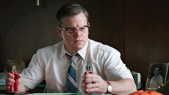 Matt Damon reméli, hogy senki sem veszi észre a véres ingjét