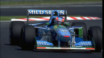 Mick Schumacher apja 1994-es Benettonját vezeti Spában