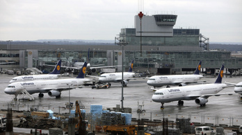 Könnygáztól lett rosszul több ember a frankfurti repülőtéren