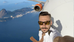 Ez a pilóta hiába állítja, hogy photoshopol, nem hisznek neki