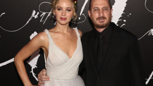 Jennifer Lawrence és 21 évvel idősebb szerelme végre összefogódzkodtak