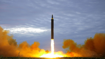 Észak-Korea megint rakétát lőtt át Japán fölött