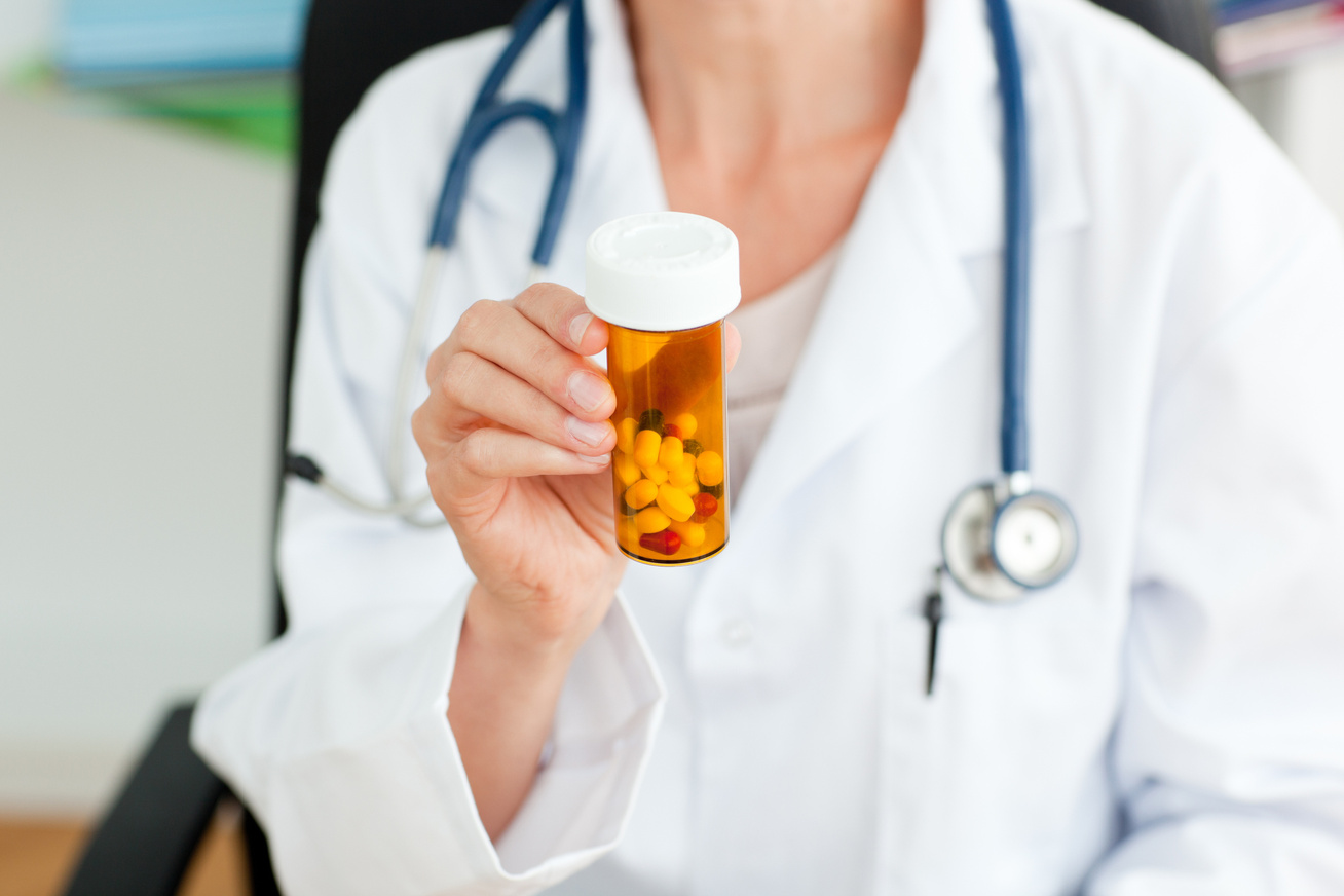 Gyógyszerek, amiket sose vegyél be éhgyomorra: tönkreteszik a nyálkahártyát - Egészség | Femina