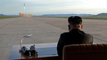 Kim Dzsongun: Semmi nem tántoríthat el az atomprogram véghezvitelétől