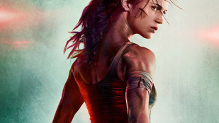 Igazi photoshop-katasztrófa az első Tomb Raider-plakát
