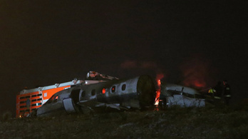 Lángoló repülő miatt zárták le az isztambuli repteret