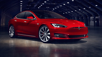Megszűnik a hátsókerék-hajtású Tesla Model S