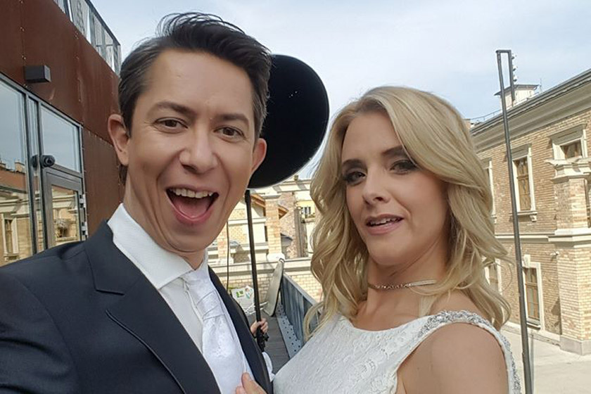 Esküvői fotókon az RTL Klub műsorvezető házaspárja - A Facebookon mutatták meg