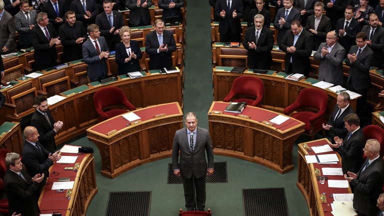 Májusig szigorít a választási törvényen a Fidesz