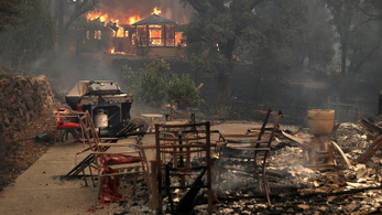 Bozóttüzek pusztítanak a kaliforniai borvidéken