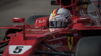 Vettel alatt autót cserél a Ferrari