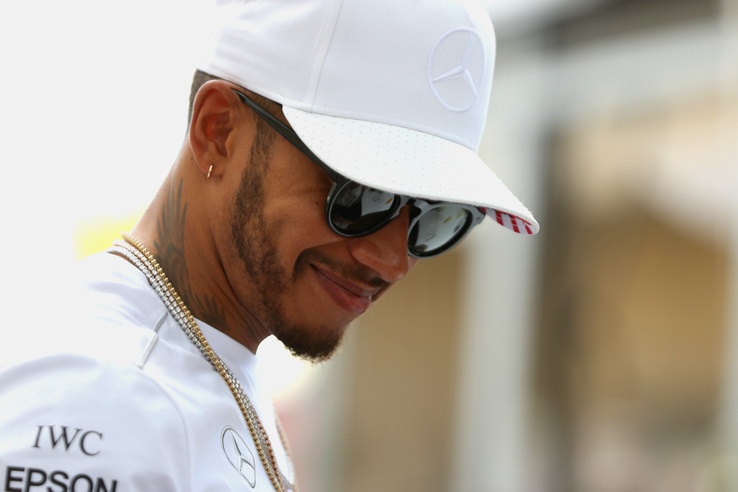 A végén Lewis Hamilton mosolyoghatott, simán lett övé a pole pozíció Sebastian Vettel előtt