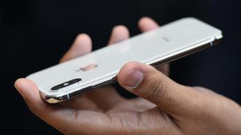 Siralmas nyitókészlettel startol az iPhone X