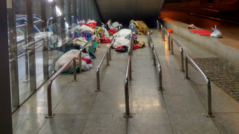 Nem működnek a Rákóczi téri hajléktalanelhárítók
