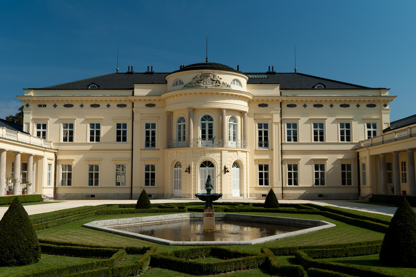 173 év után is mesegyönyörű a pompás magyar kastély - A parkja sem utolsó
