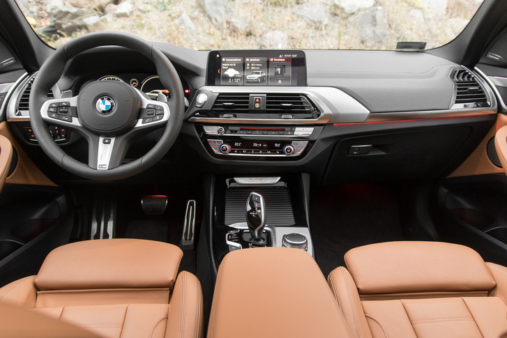 Szokásos BMW-s belső tér
