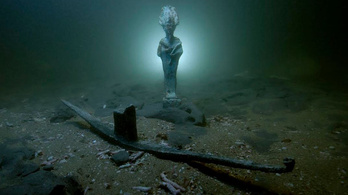 Kétezer éves hajóroncsot és kristályszobrot találtak Egyiptomnál