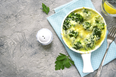 Laktató rakott brokkoli sok sajttal és tejszínnel - Így biztosan nem lesz száraz