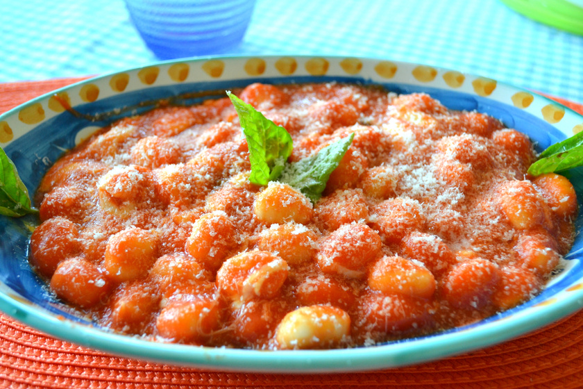 Olaszos gnocchi paradicsomszósszal és sajttal - Így készül a házi tészta