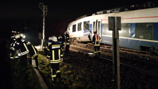 Vonatbaleset Németországban: legalább 50 sérült