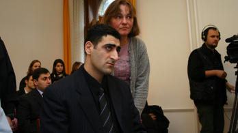 Előléptették az azeri baltás gyilkost