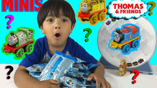 Ez a 6 éves kisfiú 11 millió dollárt keresett azzal, hogy dobozokat nyit ki