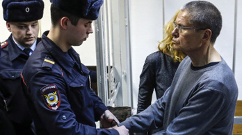 8 év fegyházat kapott az orosz miniszter