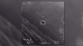 Kikerült egy felvétel, amin furcsa repülő tárgyat követ egy amerikai vadászgép