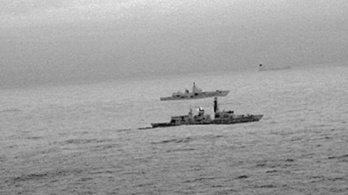 Orosz hadihajó miatt riasztottak egy brit fregattot