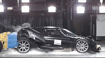 Így törik a karbonvázas Koenigsegg